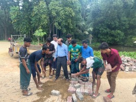 কানাইঘাটের বিভিন্ন শ্রেণী মানুষ ও প্রবাসীদের অর্থায়নে গাছবাড়ী-হরিপুর রাস্তার সাময়িক সংস্কার কাজ শুরু